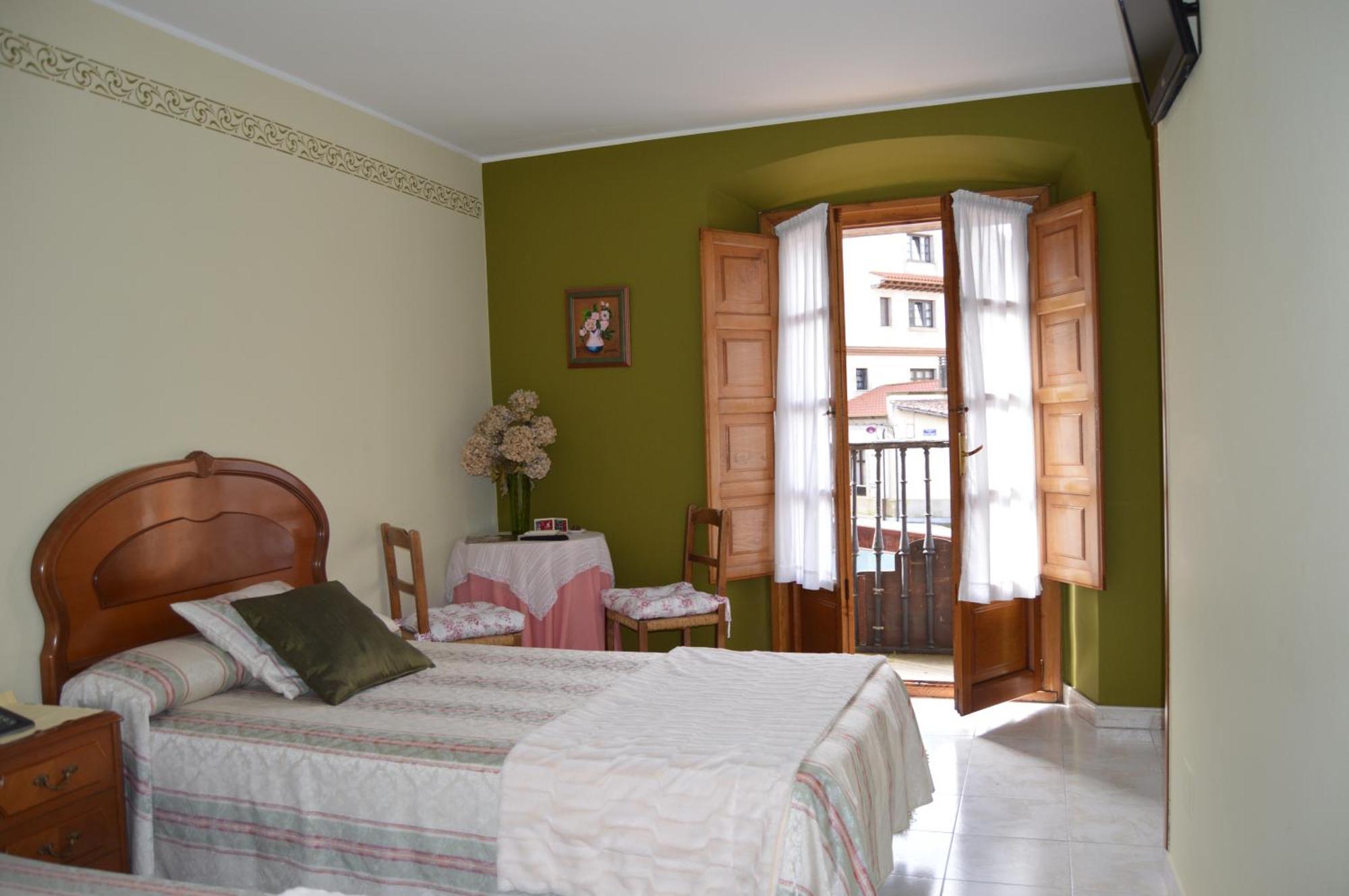 Hotel Neptuno Villaviciosa  Exterior photo