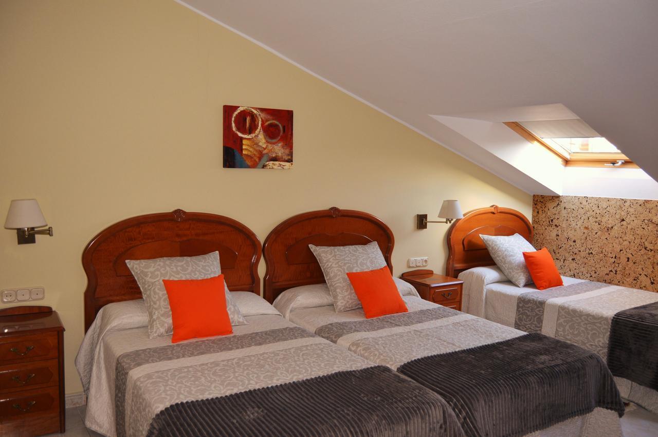 Hotel Neptuno Villaviciosa  Exterior photo